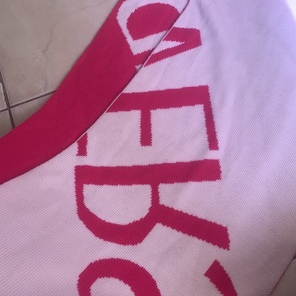 Versace hot pink and white scarf - Picture 5 of 8